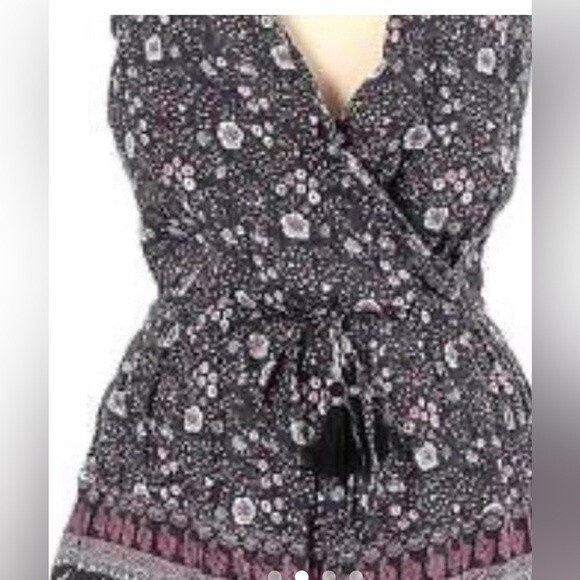 American Eagle Romper Ditsy Floral Romper Women’s Size XS Boho black pink - Picture 2 of 4